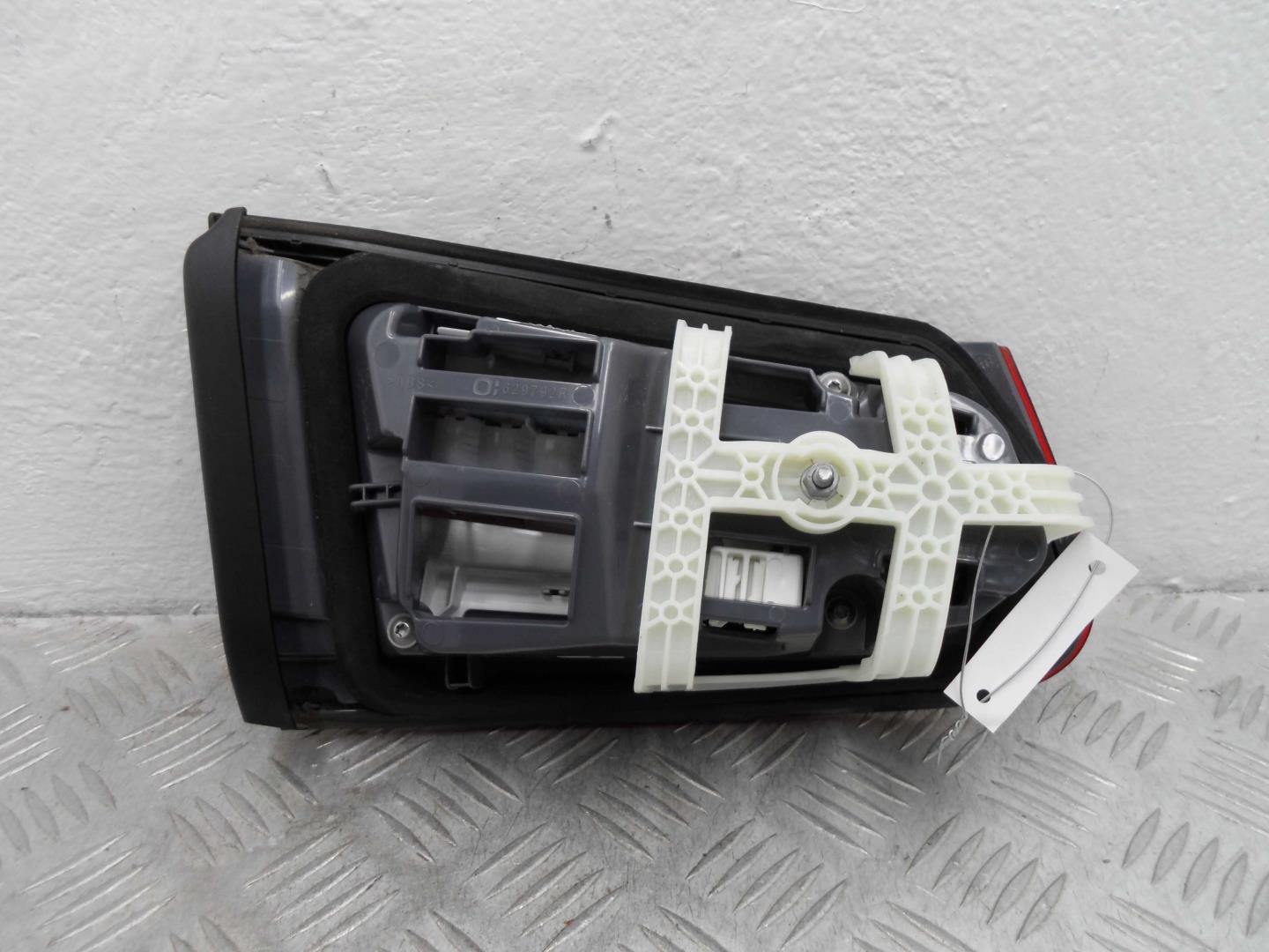 Фонарь задний внутренний правый