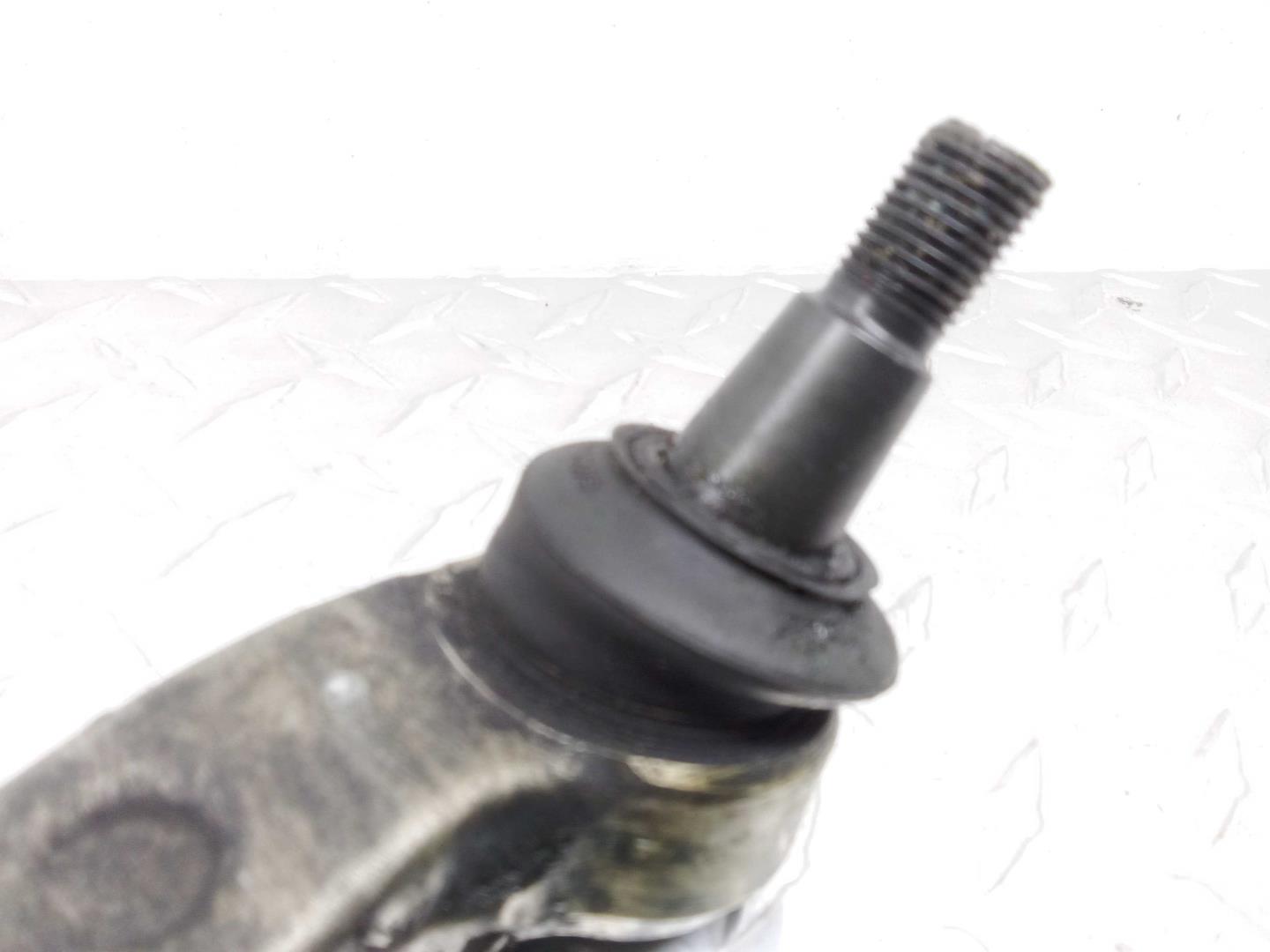 Рычаг передний нижний правый