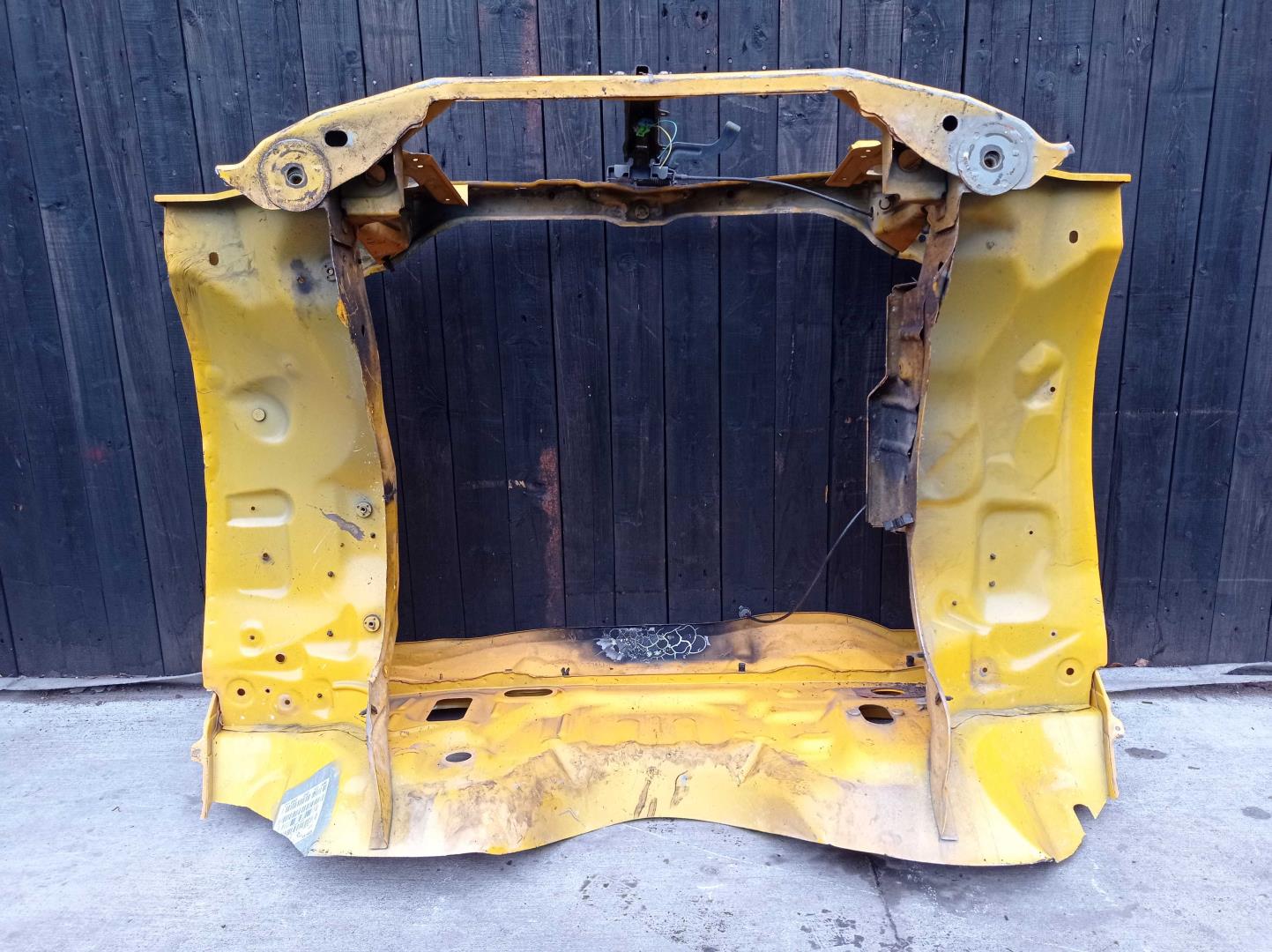 Кузовной элемент