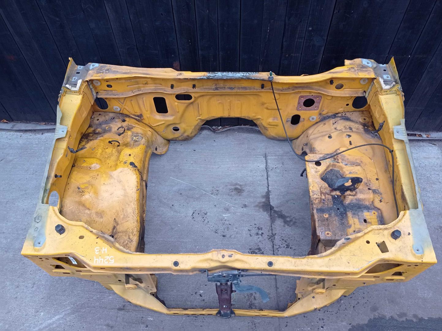 Кузовной элемент