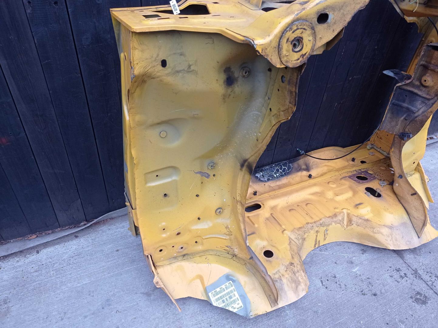 Кузовной элемент