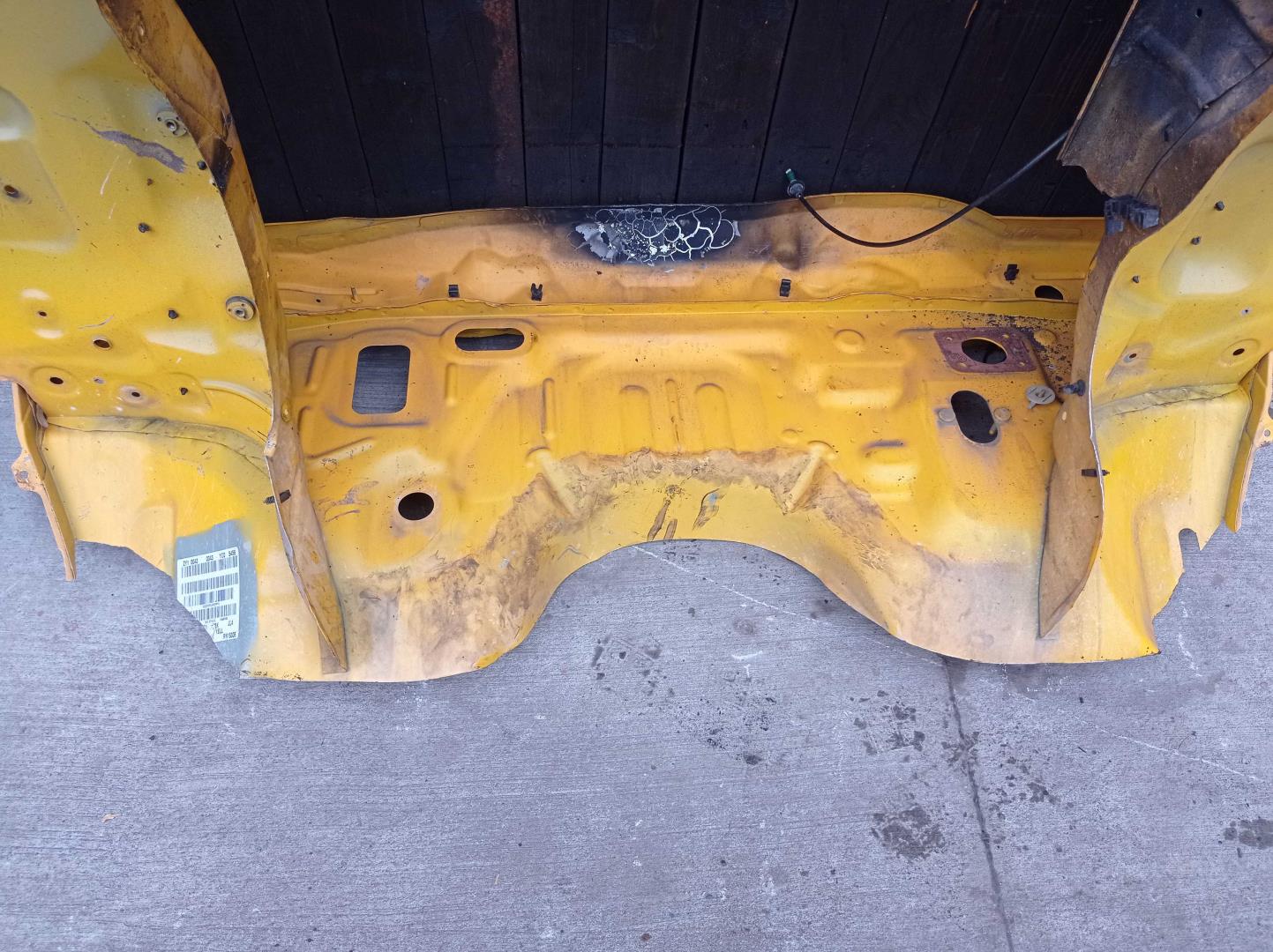 Кузовной элемент