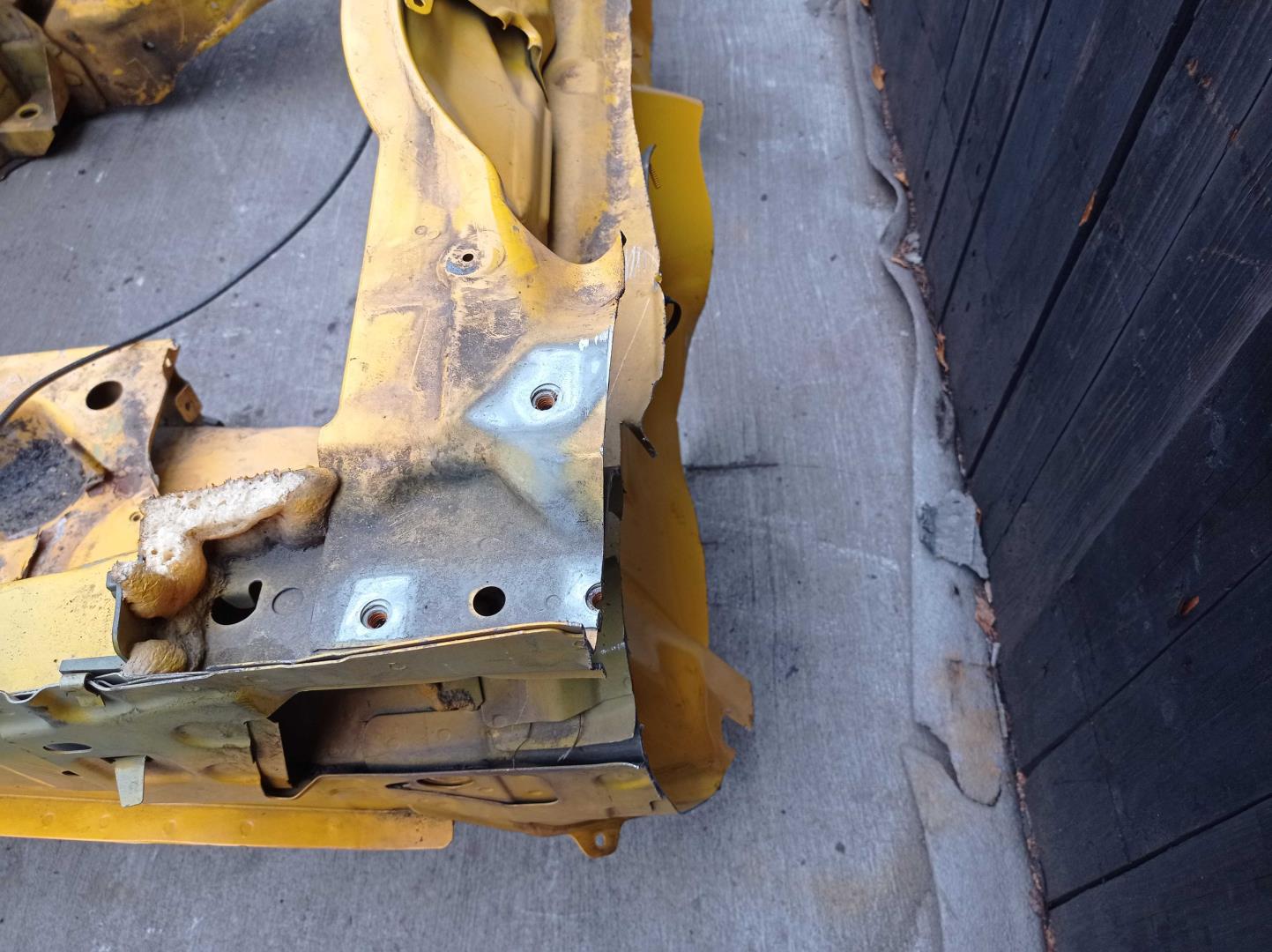 Кузовной элемент