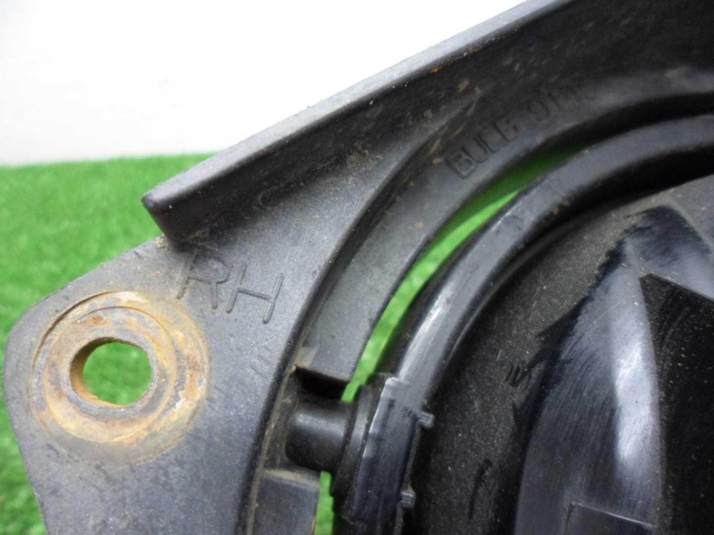 Фара противотуманная правая