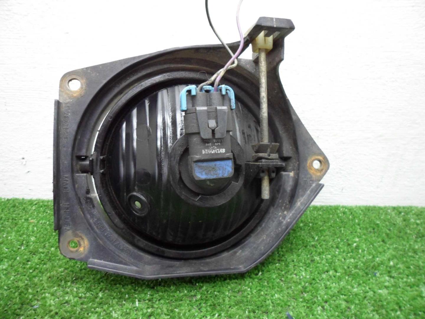 Фара противотуманная правая