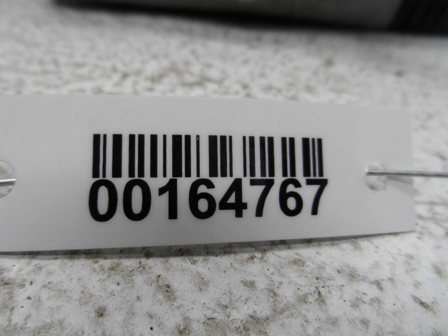 Замок двери передней левой