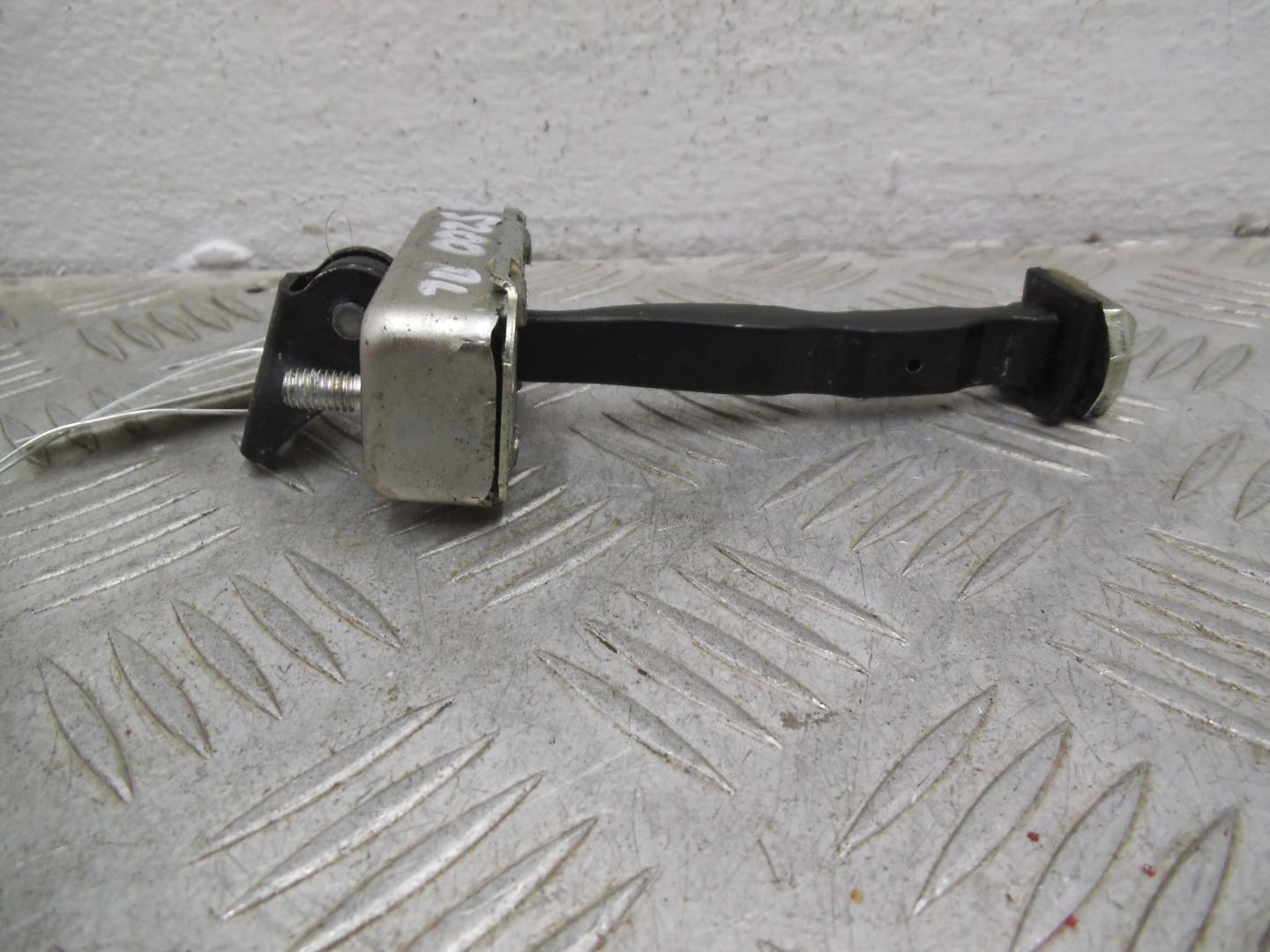 Ограничитель двери