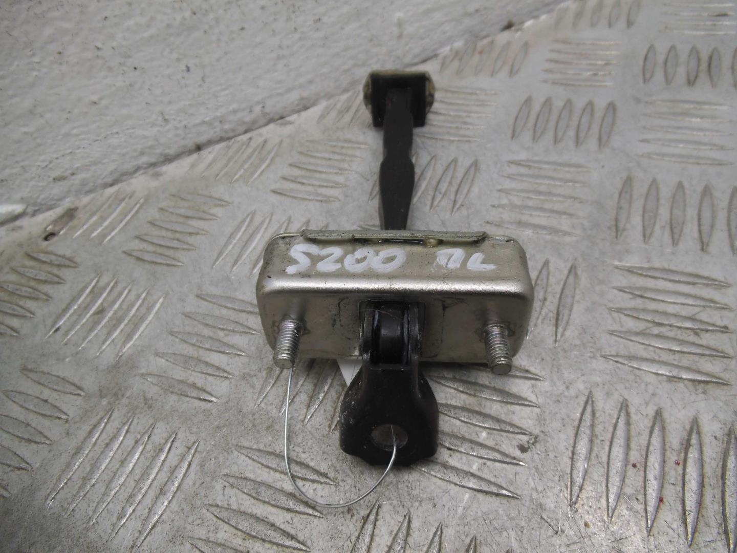 Ограничитель двери