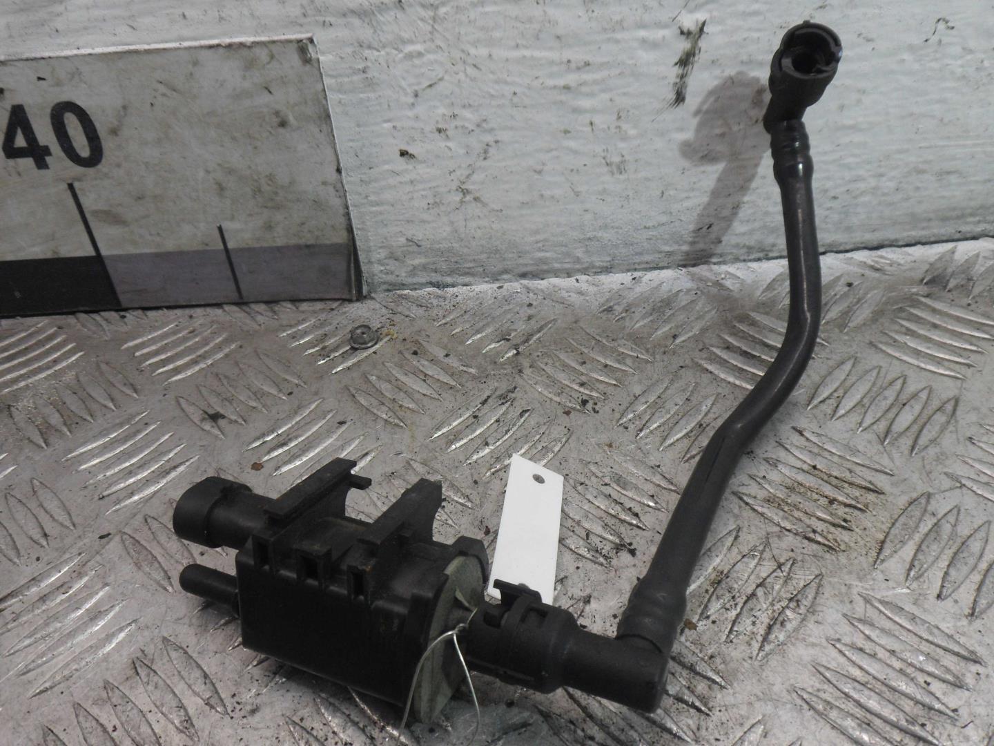 Клапан вентиляции топливного бака