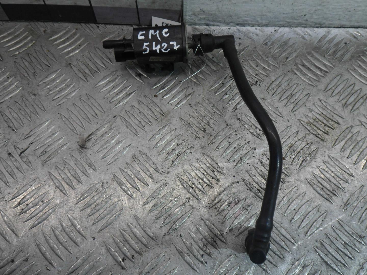 Клапан вентиляции топливного бака