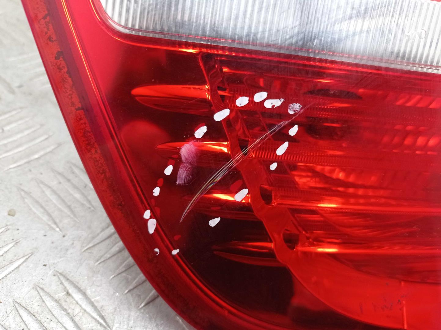 Фонарь задний внутренний правый