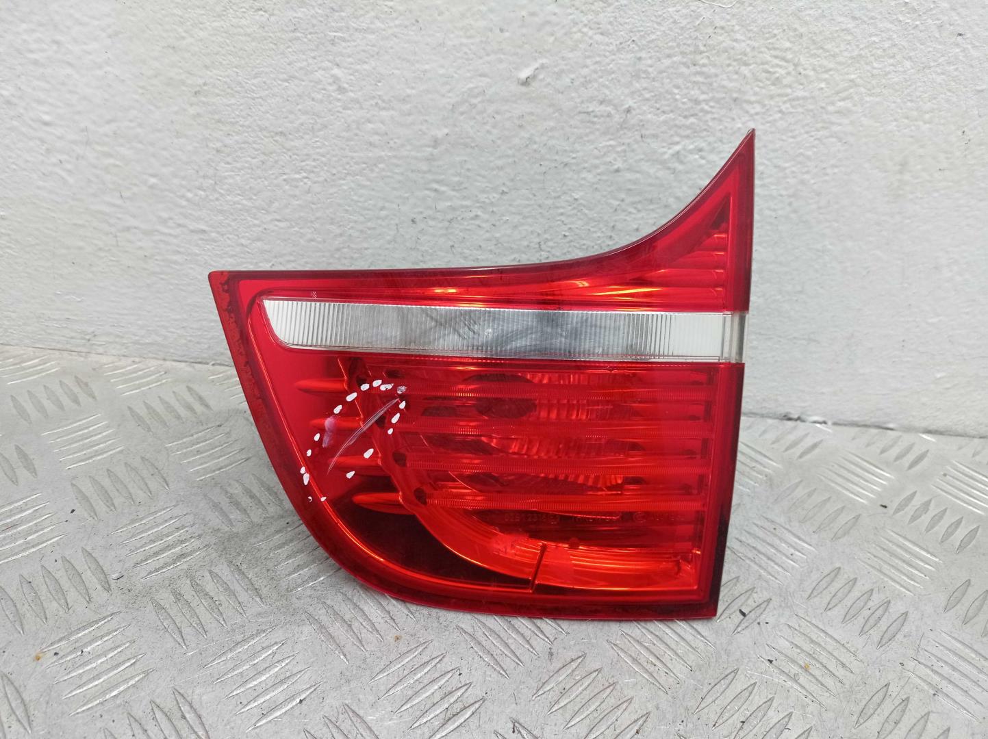 Фонарь задний внутренний правый