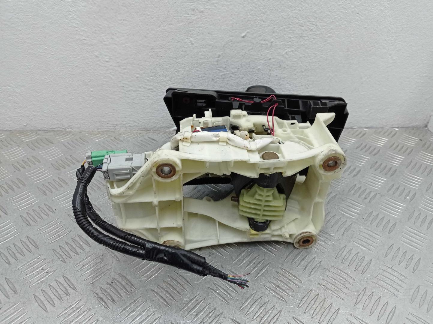 Кулиса МКПП / АКПП