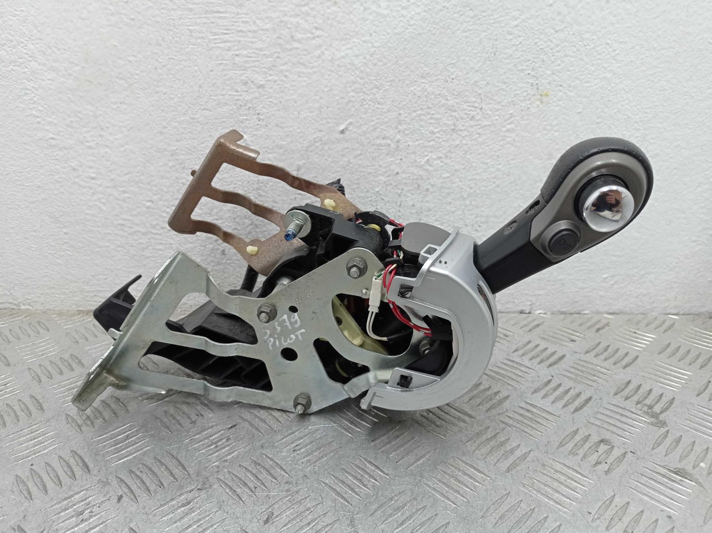 Кулиса МКПП / АКПП