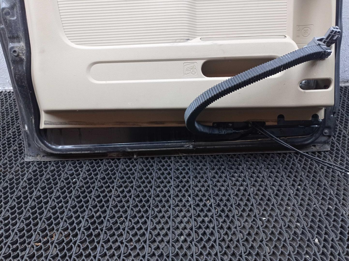 Стеклоподъемник электр. задний левый