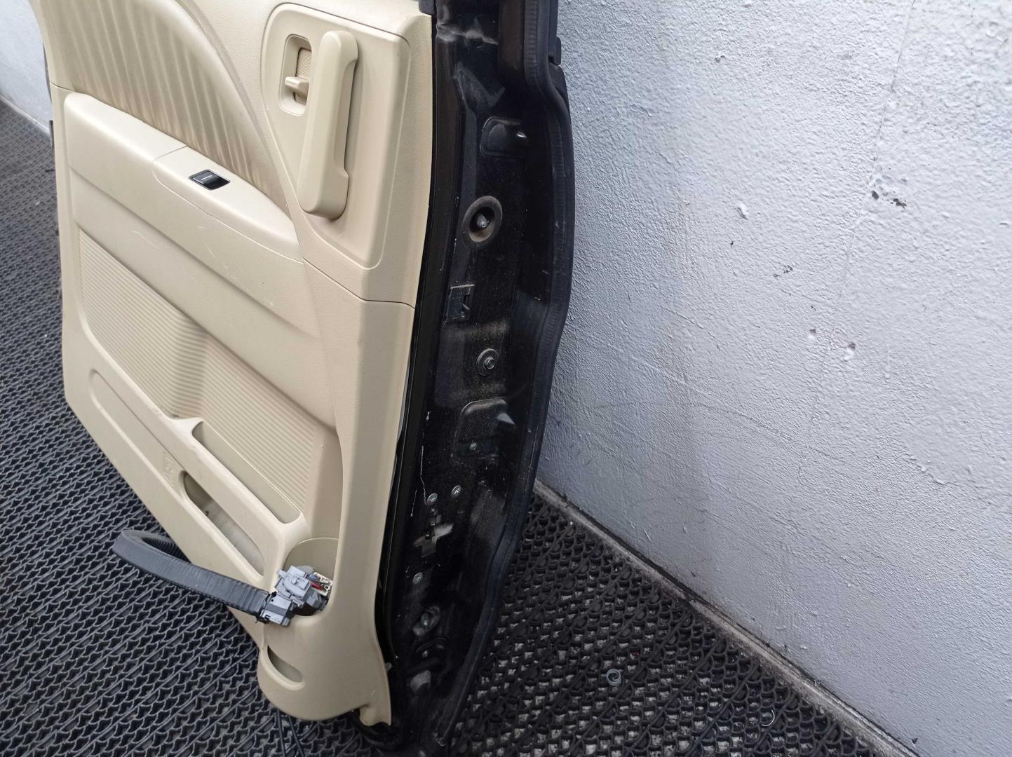 Стеклоподъемник электр. задний левый