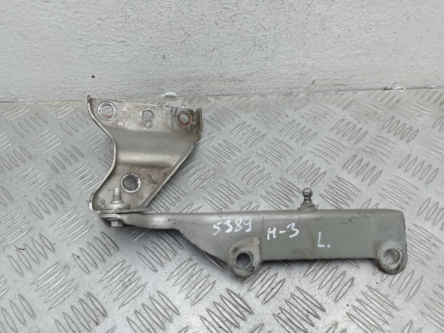 Петля капота левая