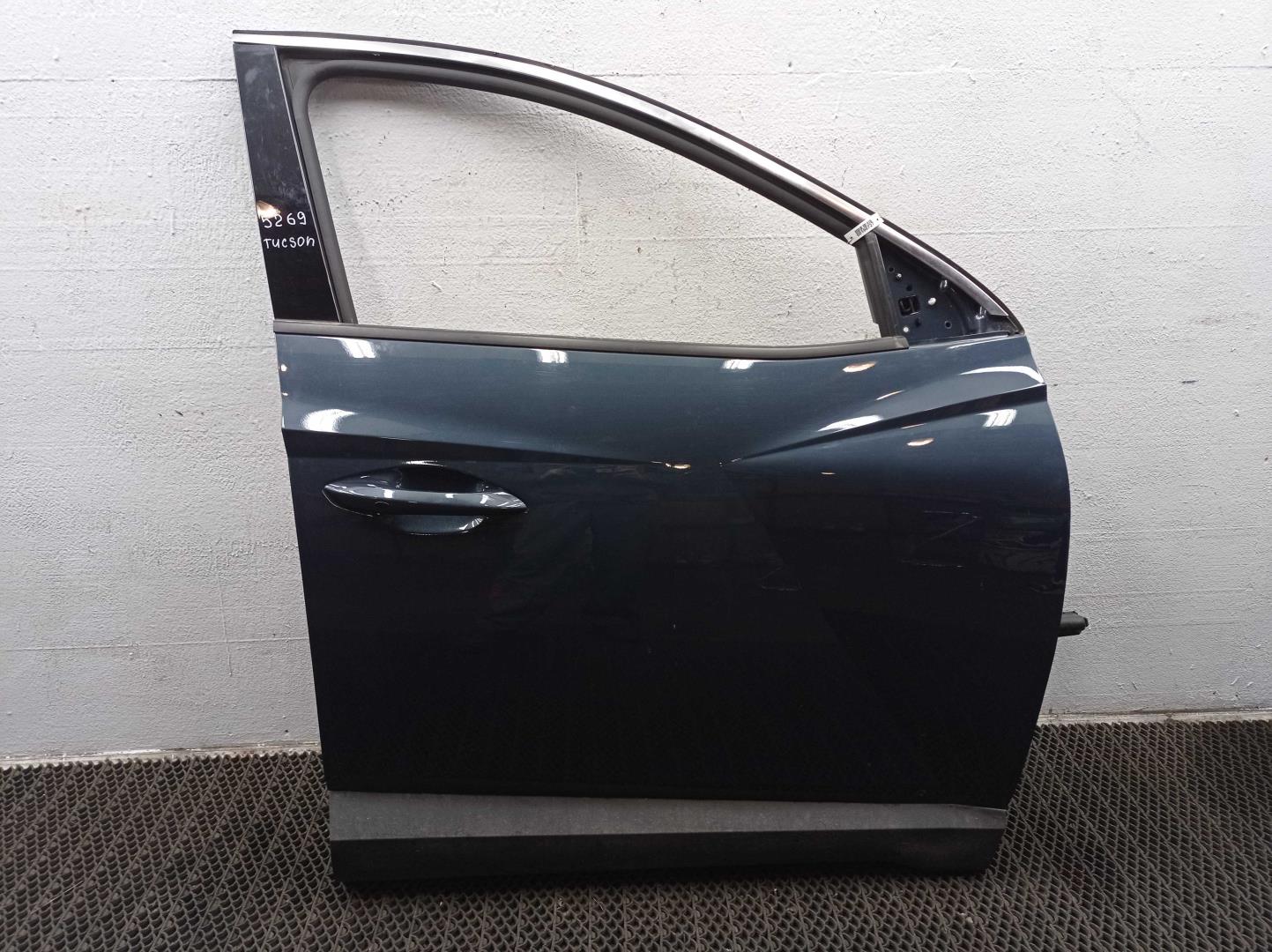 Замок двери передней правой