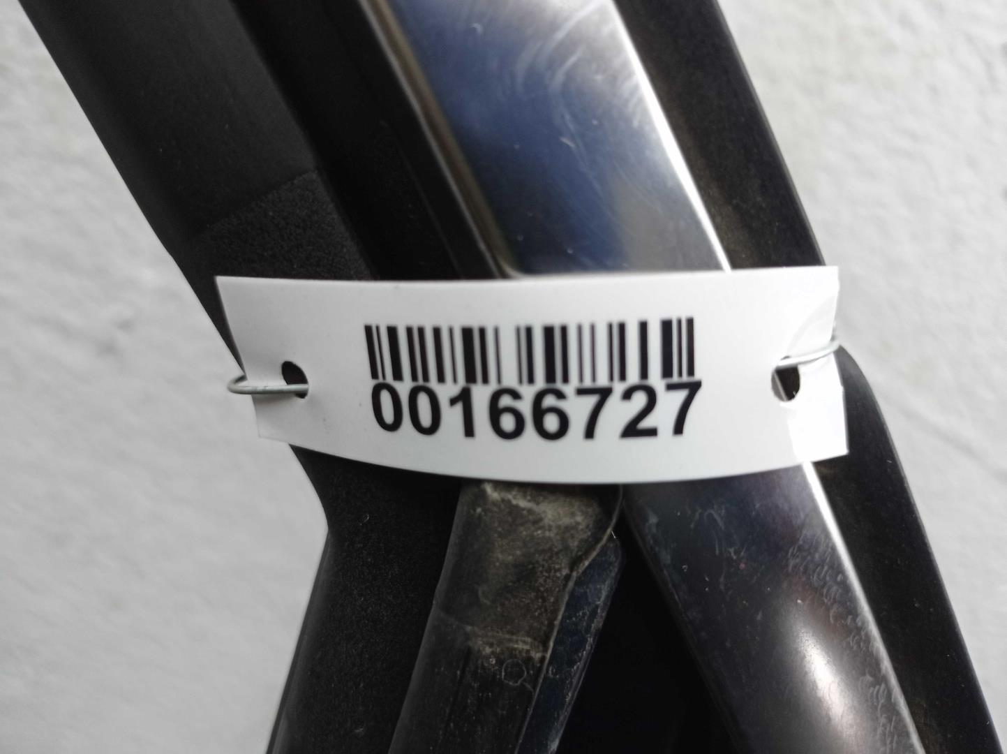 Замок двери передней правой