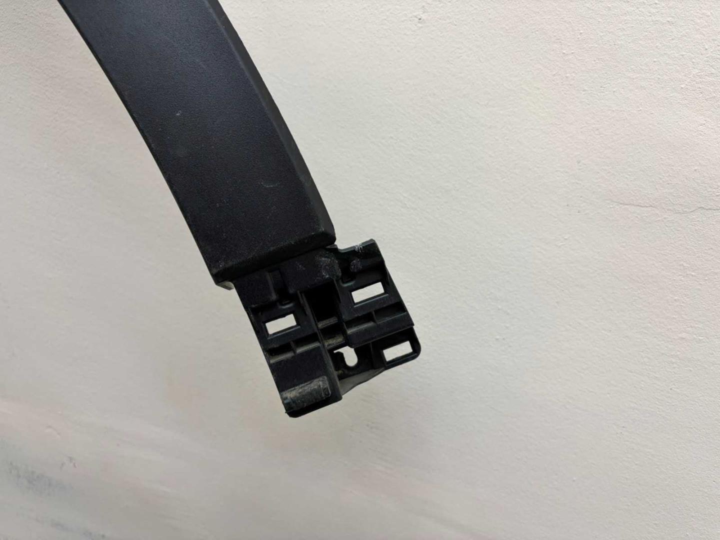 Накладка переднего крыла левого