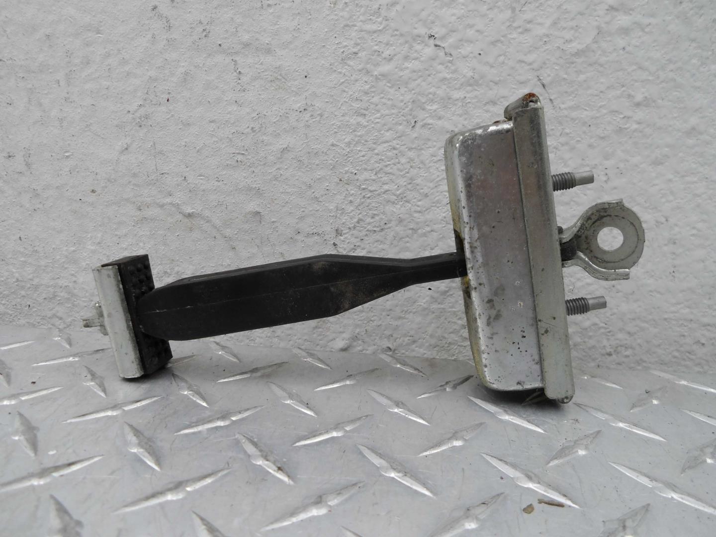 Ограничитель двери