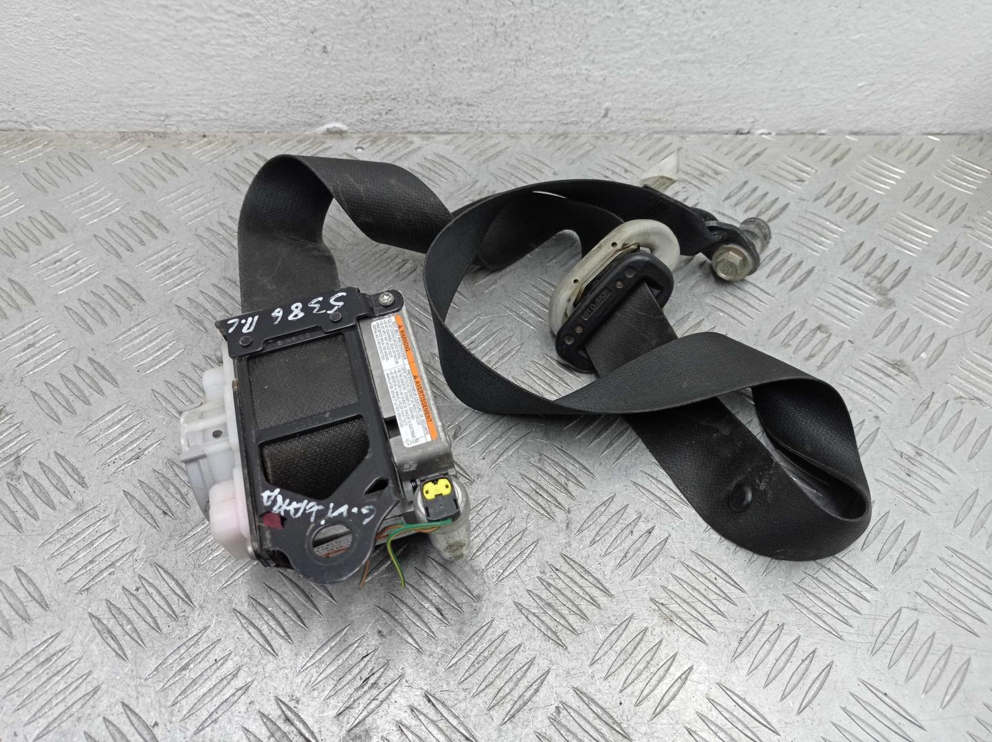 Ремень безопасности