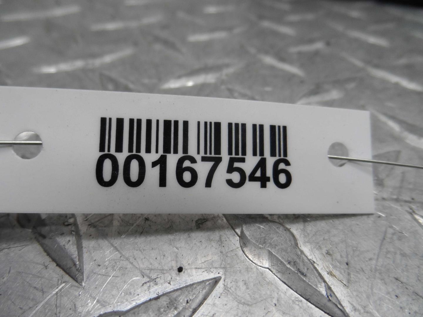 Петля крышки багажника