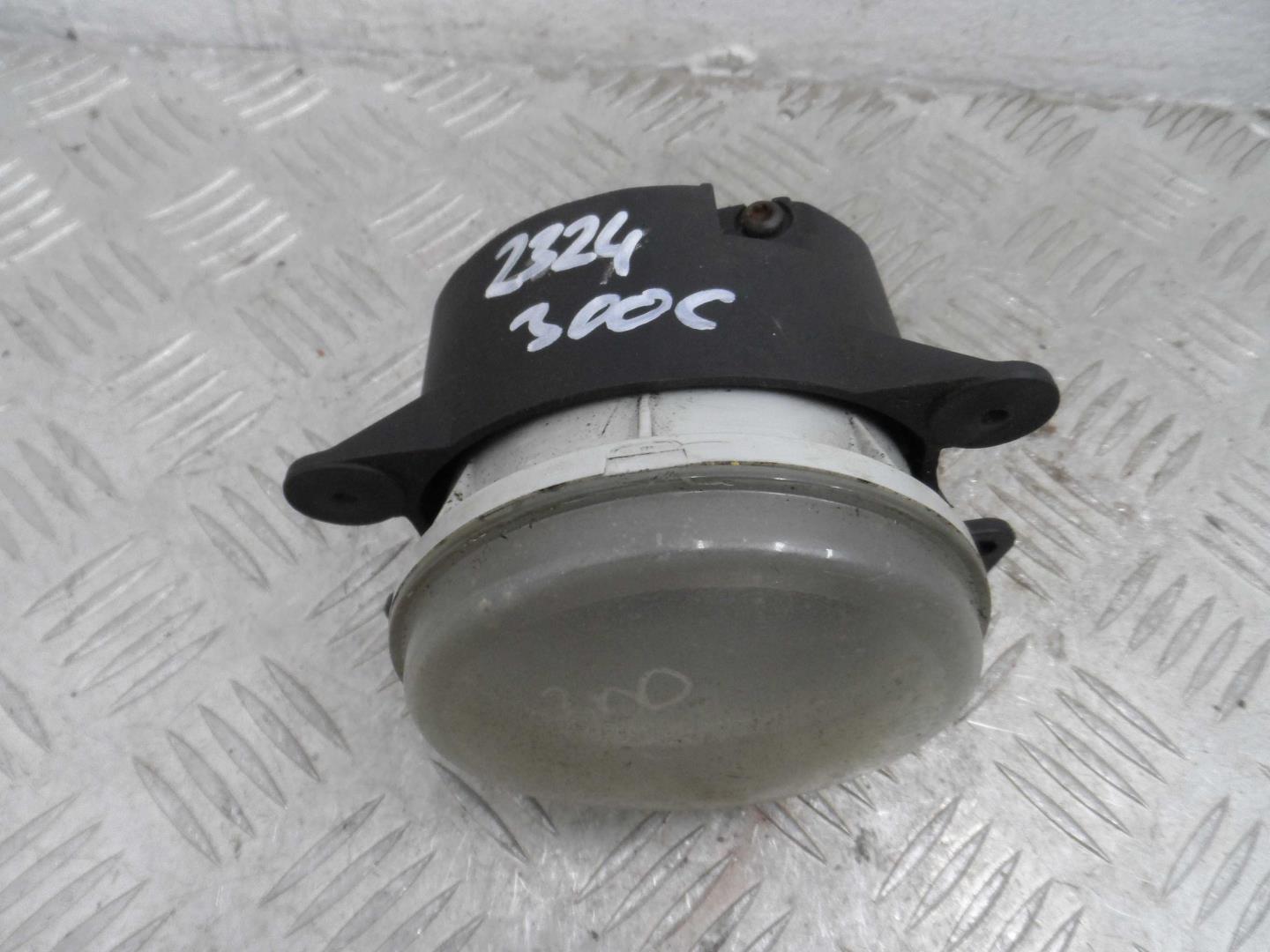 Фара противотуманная левая