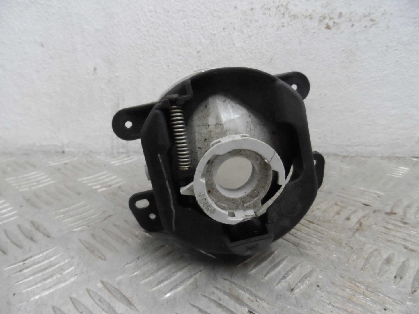 Фара противотуманная левая