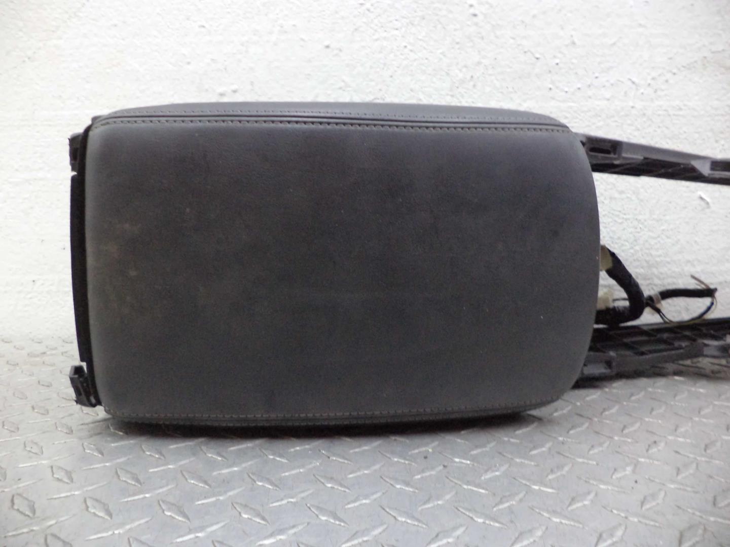 Подлокотник