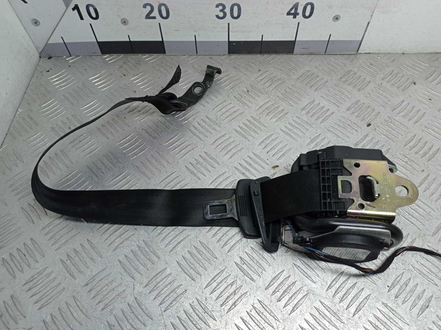 Ремень безопасности