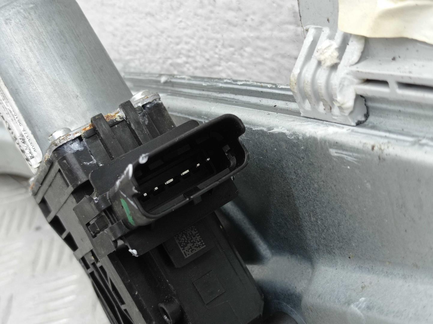 Стеклоподъемник электр. задний левый