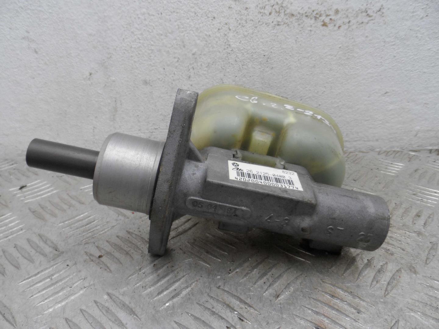 Цилиндр тормозной главный