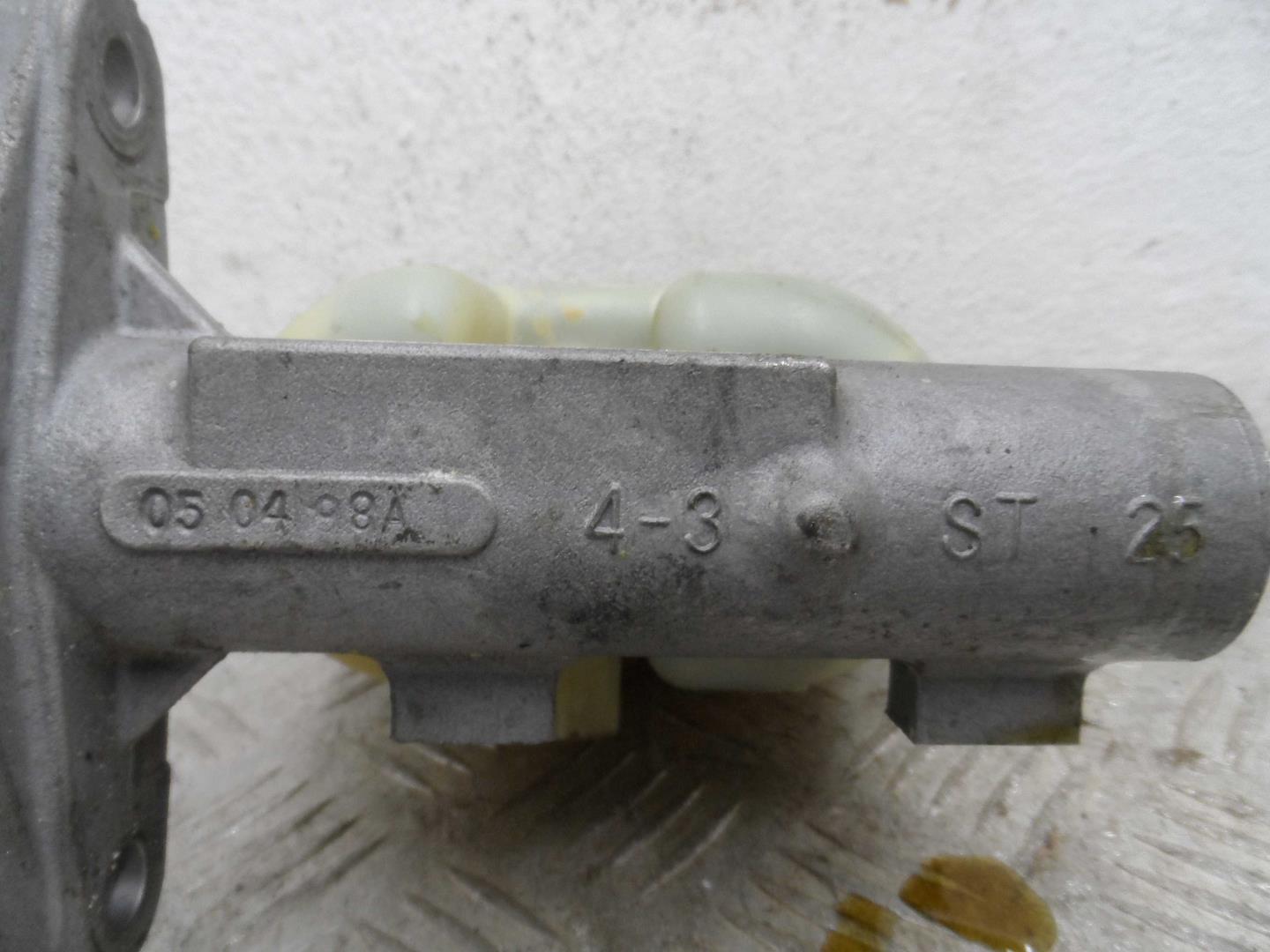 Цилиндр тормозной главный