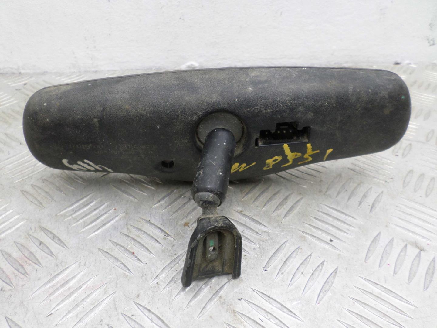 Зеркало заднего вида