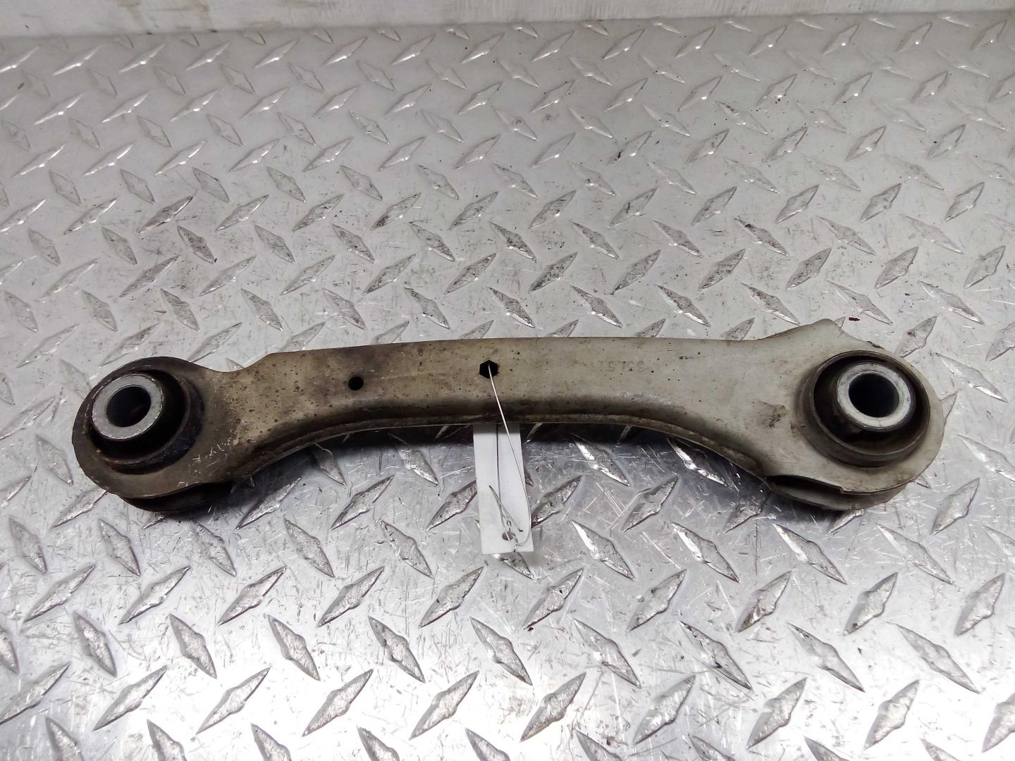 Рычаг задний левый