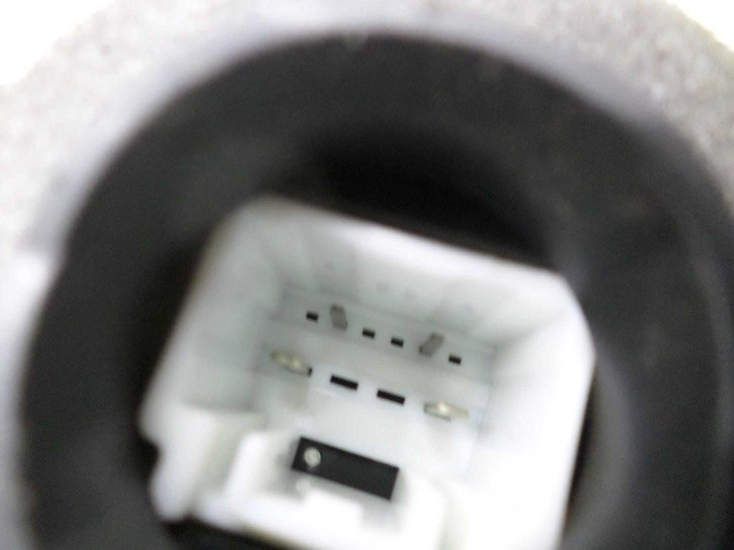 Замок двери задней левой