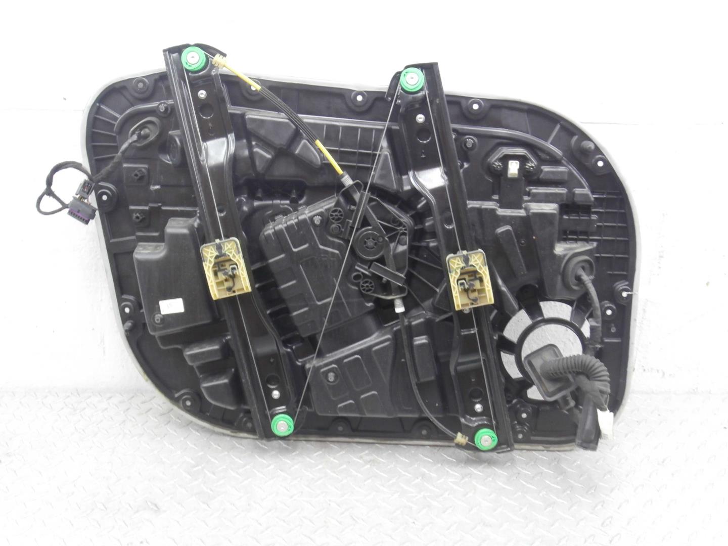 Стеклоподъемник электр. передний правый