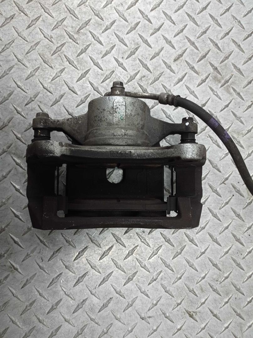 Суппорт передний правый