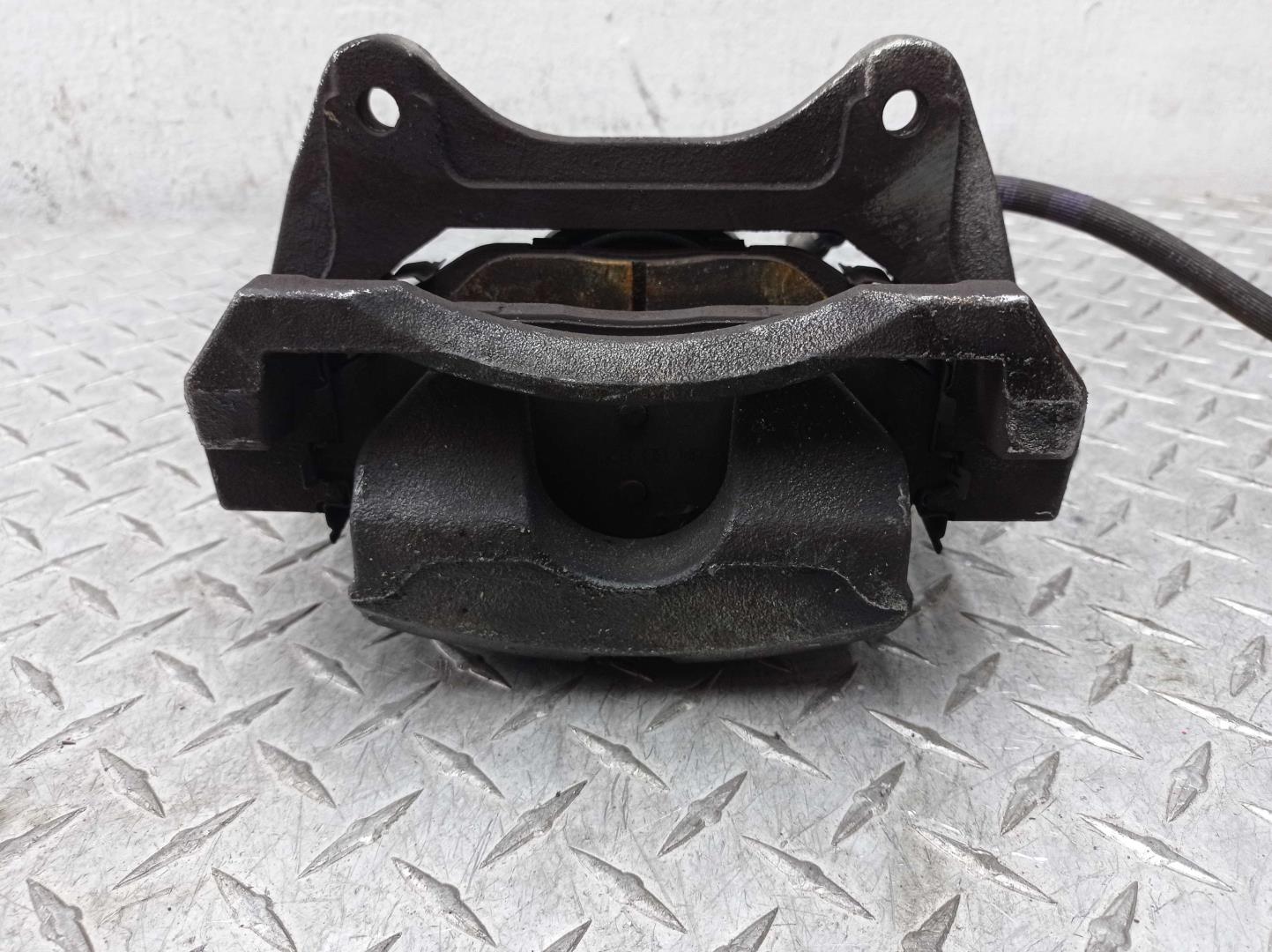 Суппорт передний правый