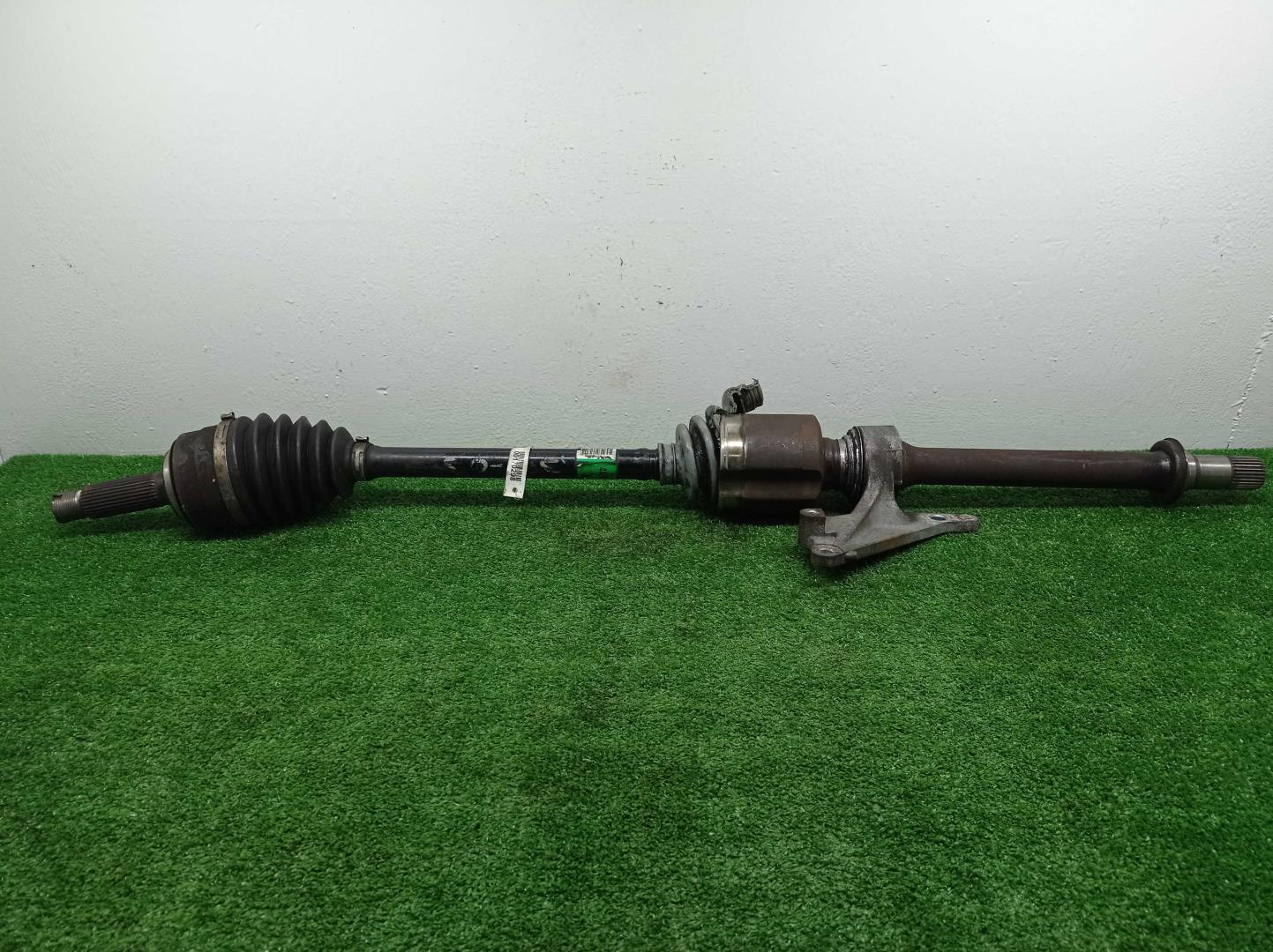 Полуось передняя правая