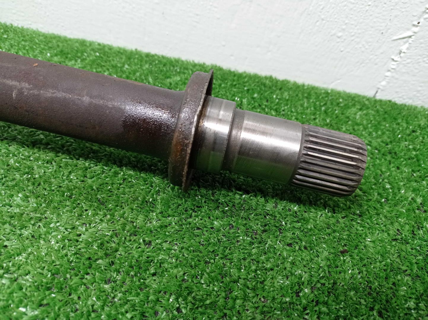 Полуось передняя правая