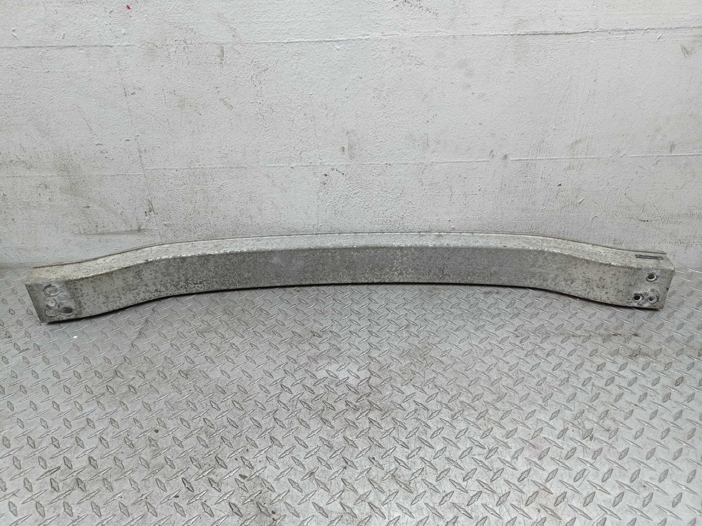 Усилитель заднего бампера