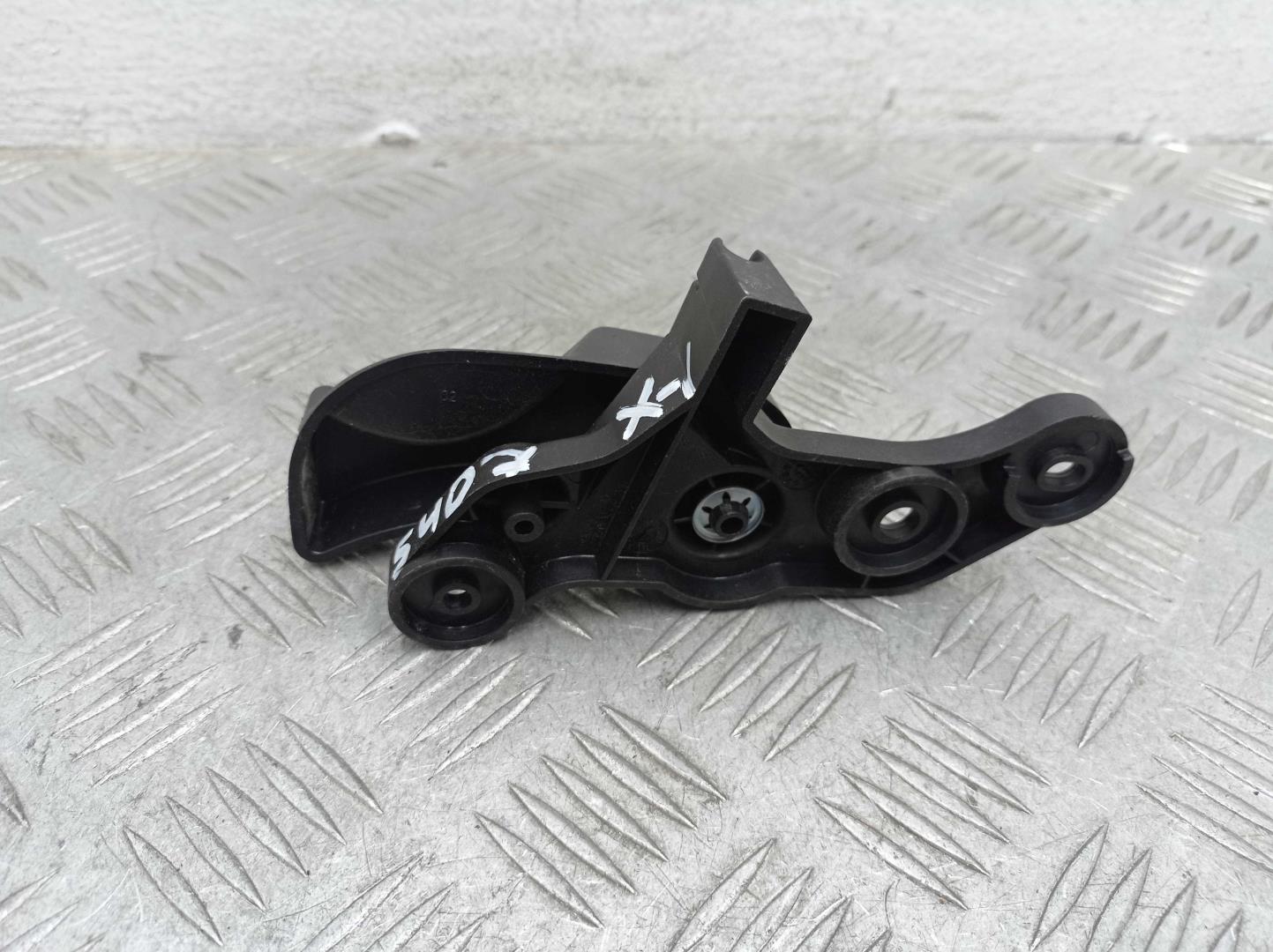 Ручка открывания капота