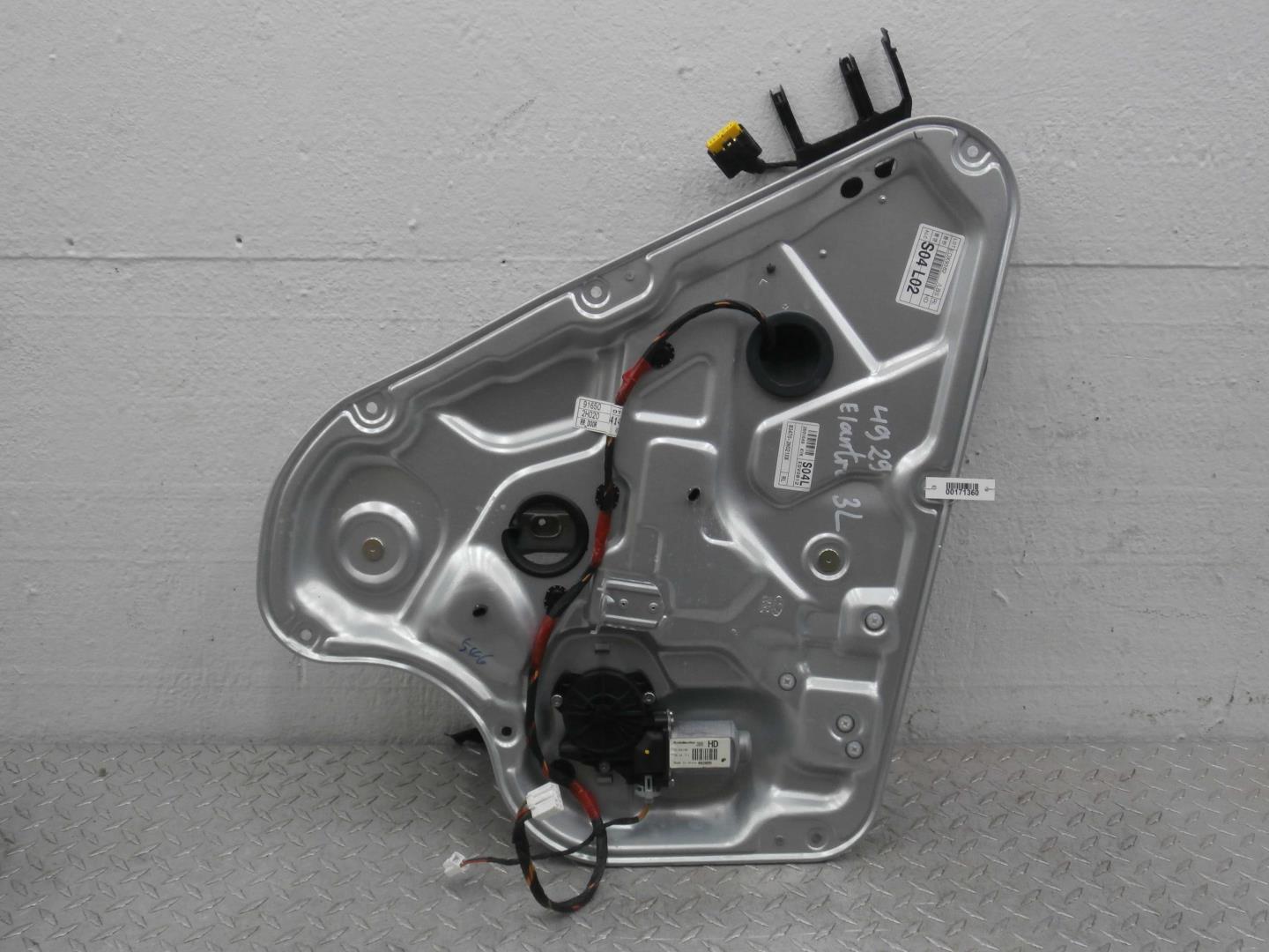 Стеклоподъемник электр. задний левый