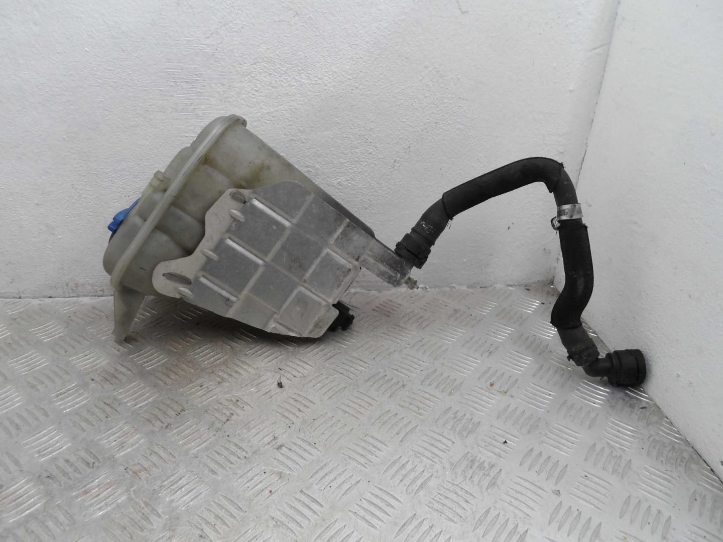 Бачок расширительный