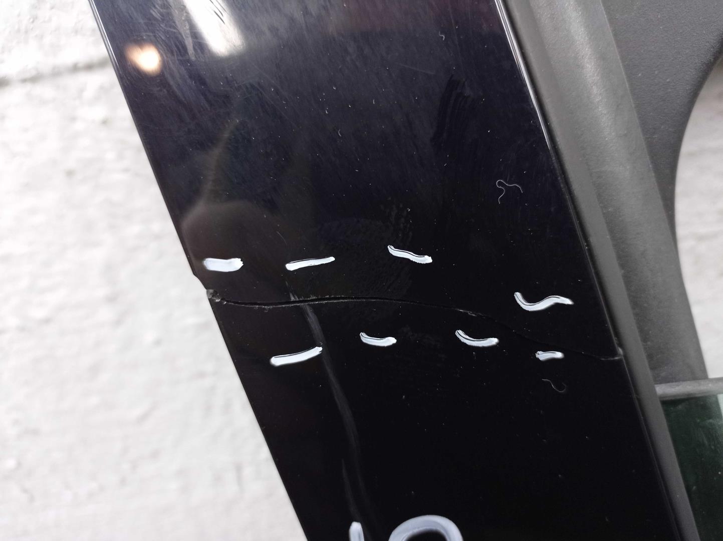 Стекло двери передней правой