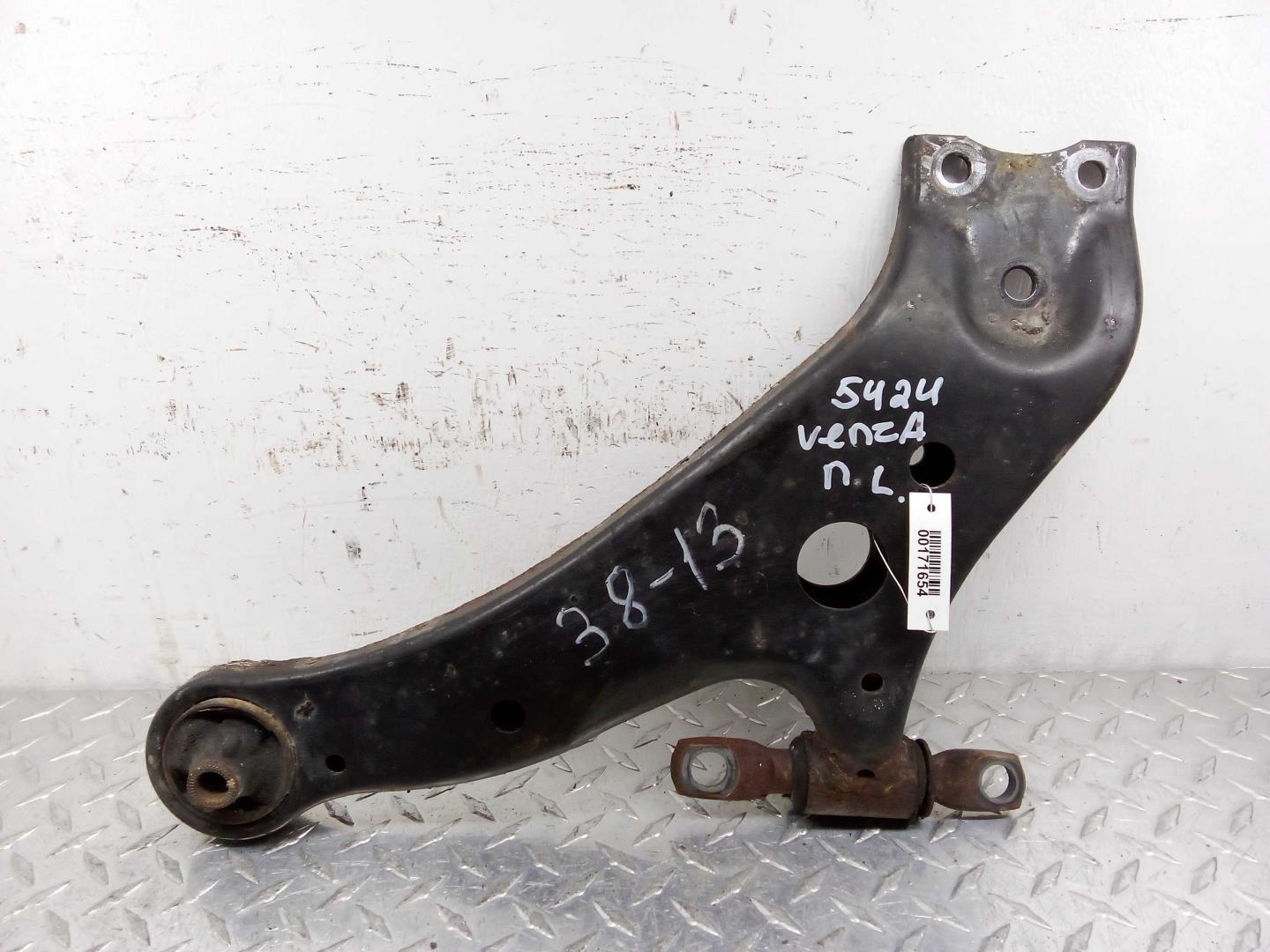 Рычаг передний нижний левый