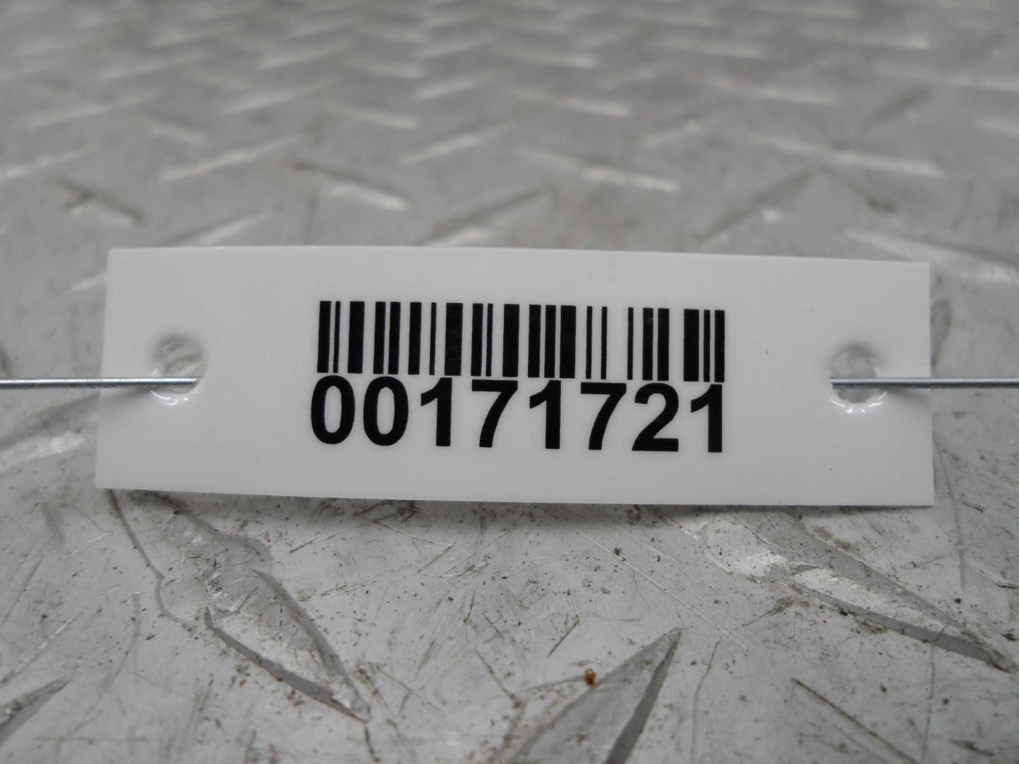 Петля крышки багажника