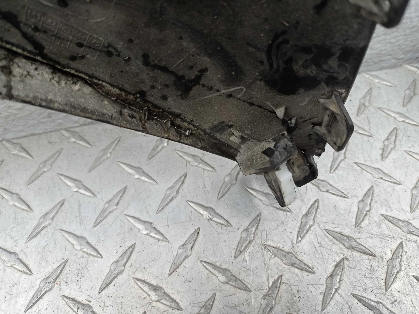 Накладка заднего крыла правого